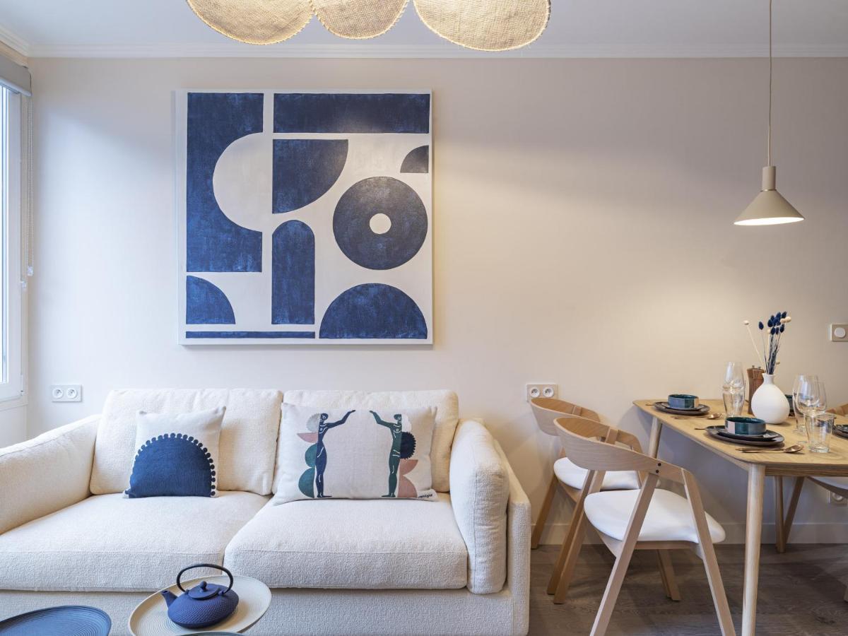 The Blue Suite On Champs Elysees Avenue Párizs Kültér fotó
