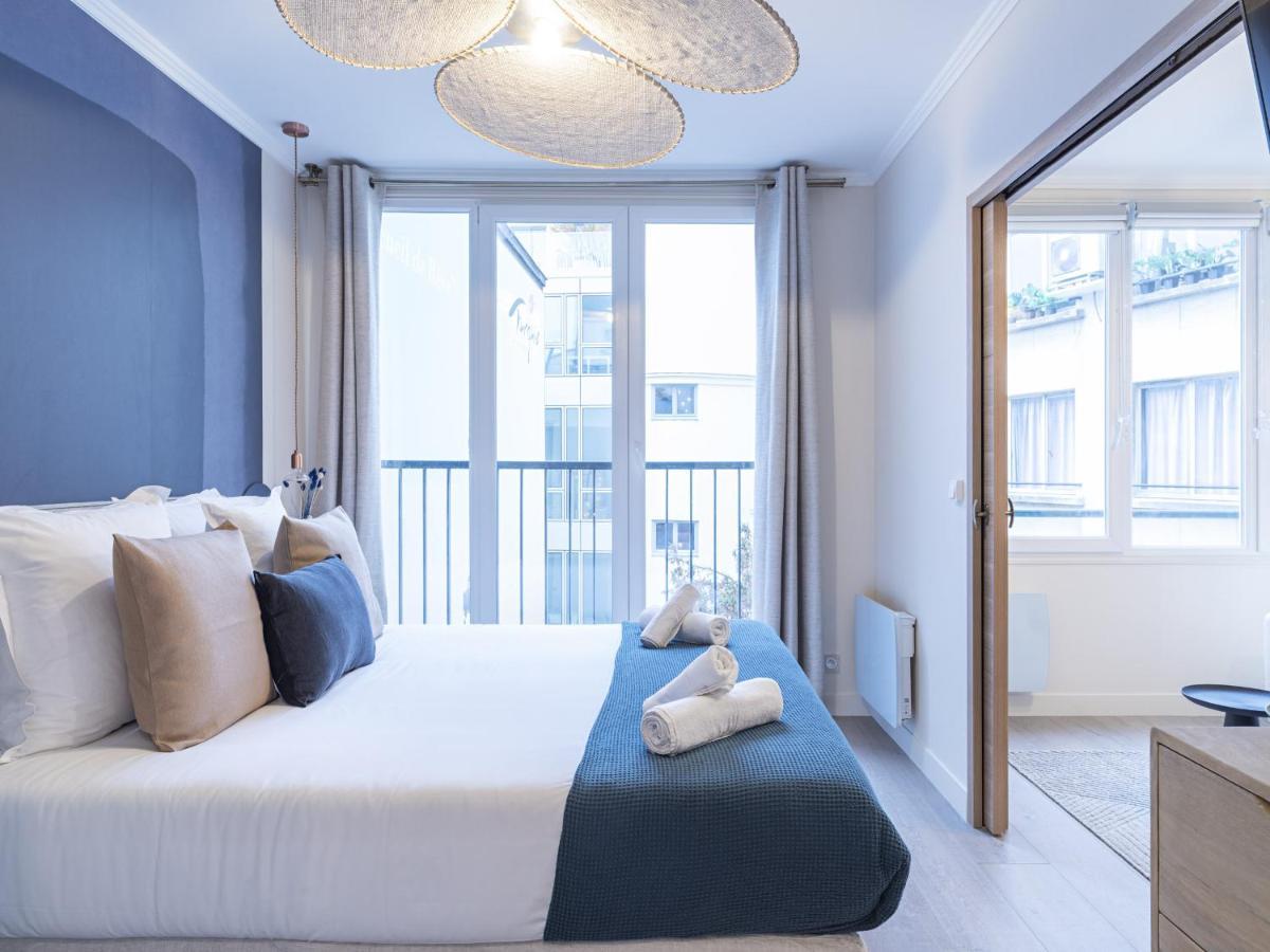 The Blue Suite On Champs Elysees Avenue Párizs Kültér fotó