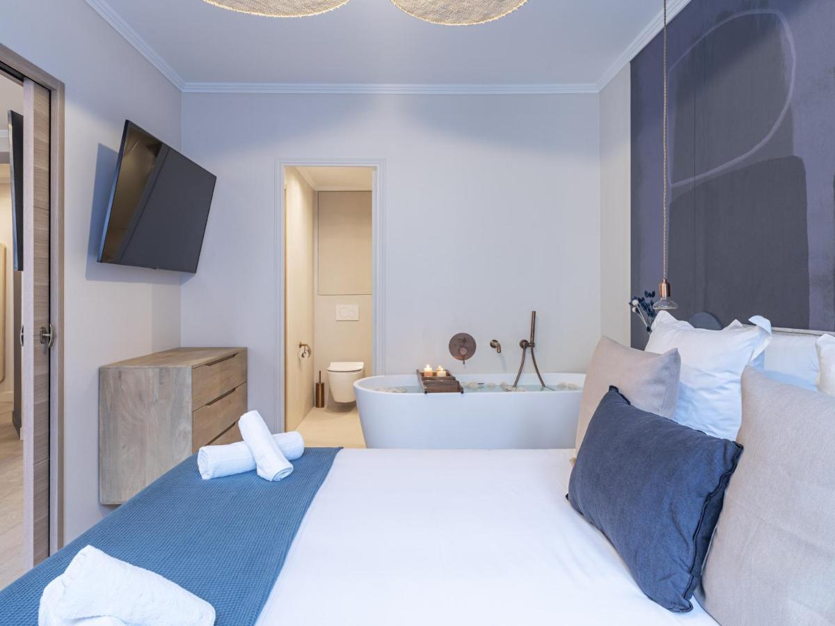The Blue Suite On Champs Elysees Avenue Párizs Kültér fotó
