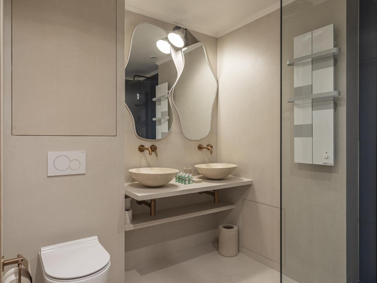 The Blue Suite On Champs Elysees Avenue Párizs Kültér fotó